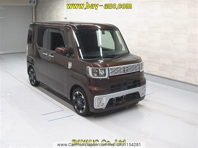 toyota pixis-mega 2016 -TOYOTA--Pixis Mega LA700A-0002765---TOYOTA--Pixis Mega LA700A-0002765- image 1