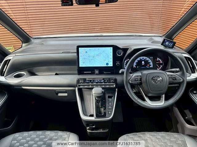 toyota voxy 2022 CFJ1631785 image 2