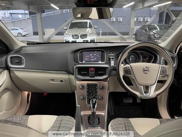 volvo v40 2018 quick_quick_CBA-MB420XC_YV1MZ402CJ2152201 image 2