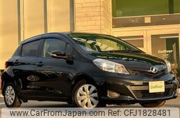 toyota vitz 2013 CFJ1828481