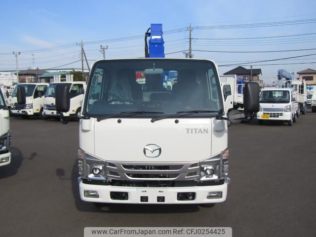 mazda titan 2023 GOO_NET_EXCHANGE_0510272A30240926W006 image 2