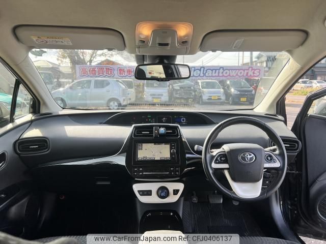 toyota prius 2018 quick_quick_DAA-ZVW55_ZVW55-8063422 image 2