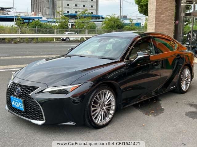 lexus is 2022 CFJ1541421 image 1