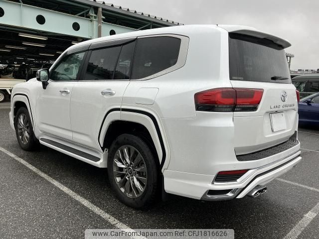 toyota land-cruiser 2024 CFJ1816626 image 2