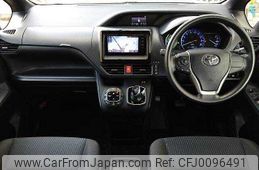 toyota voxy 2014 504928-923239