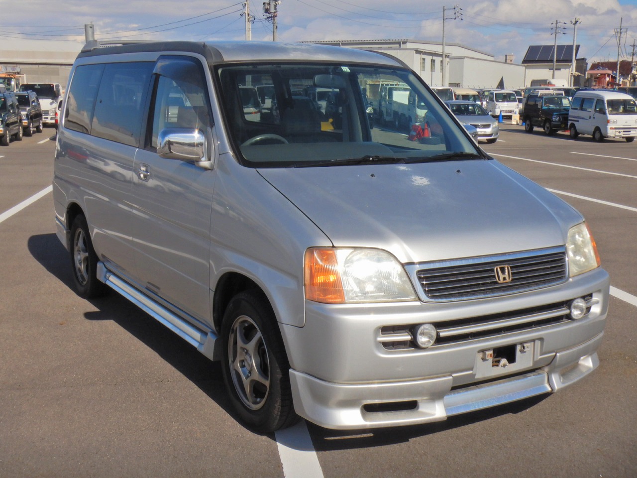 Used HONDA STEPWAGON 1997/Nov CFJ8340850 in good condition for sale