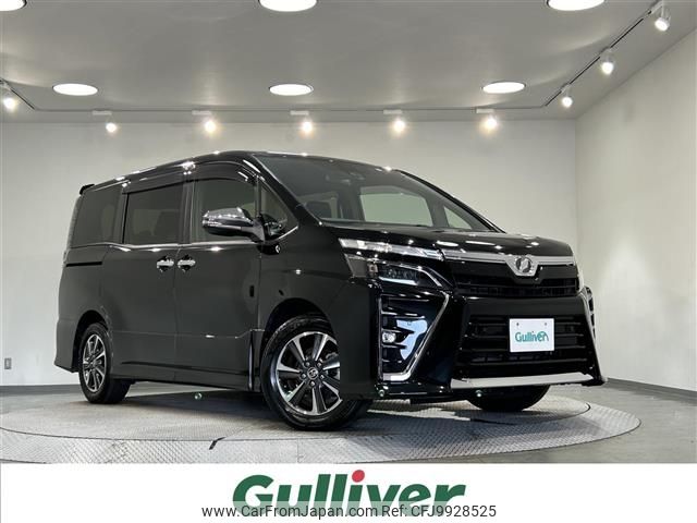 toyota voxy 2019 -TOYOTA--Voxy DBA-ZRR80W--ZRR80-0547520---TOYOTA--Voxy DBA-ZRR80W--ZRR80-0547520- image 1