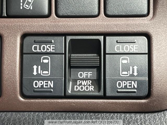 toyota esquire 2018 CFJ1206732 image 2