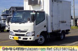 hino dutro 2017 CFJ1581024