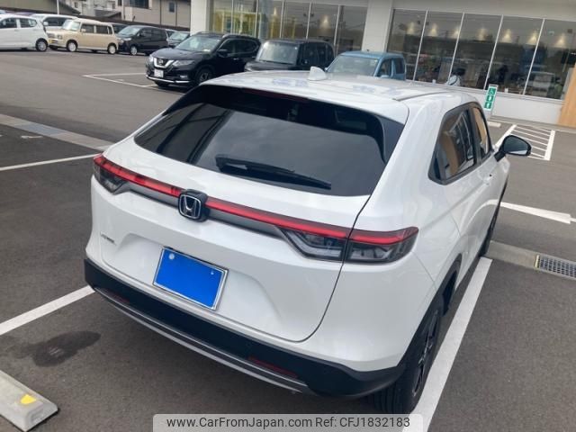 honda vezel 2022 CFJ1832183 image 2