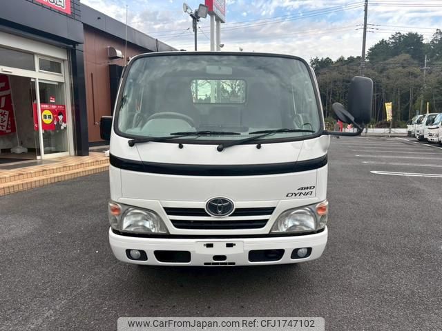 toyota dyna-truck 2013 CFJ1747102 image 2