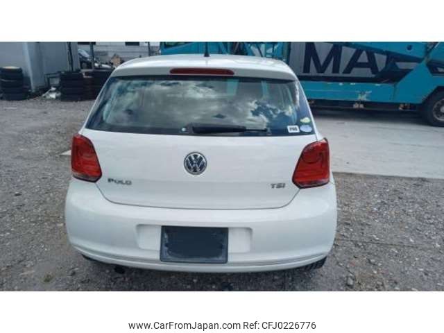 volkswagen polo 2011 -VOLKSWAGEN--VW Polo DBA-6RCBZ--WVWZZZ6RZBU084243---VOLKSWAGEN--VW Polo DBA-6RCBZ--WVWZZZ6RZBU084243- image 2