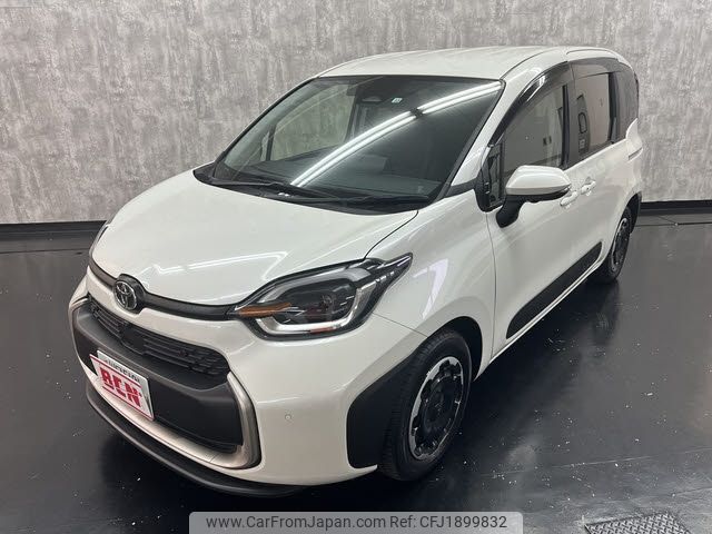 toyota sienta 2022 CFJ1899832 image 1