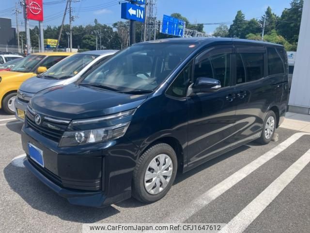 toyota voxy 2015 CFJ1647612 image 2