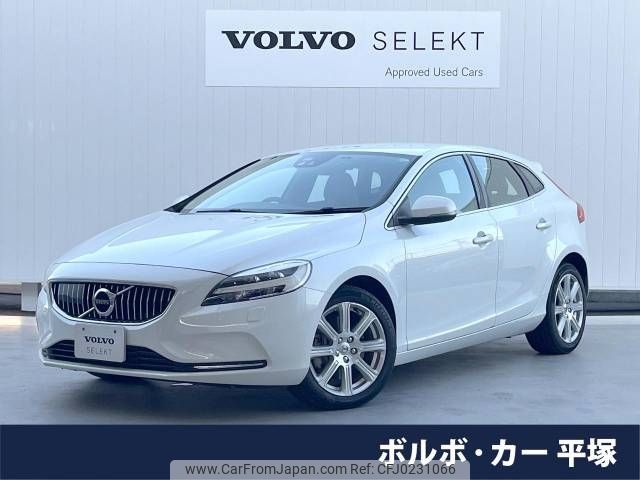 volvo v40 2017 -VOLVO--Volvo V40 LDA-MD4204T--YV1MVA8RDH2424162---VOLVO--Volvo V40 LDA-MD4204T--YV1MVA8RDH2424162- image 1