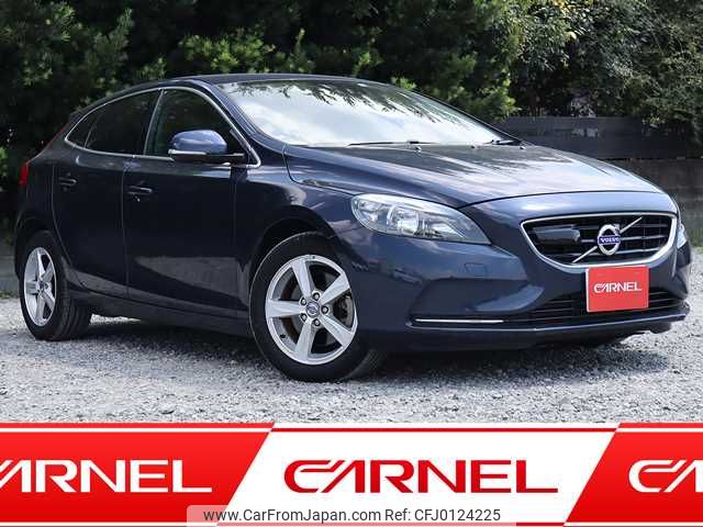 volvo v40 2013 F00617 image 1