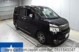 toyota voxy 2012 CFJ1543247