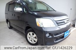 toyota noah 2005 -TOYOTA--Noah CBA-AZR60G--AZR60-0395820---TOYOTA--Noah CBA-AZR60G--AZR60-0395820-