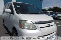 toyota noah 2005 CFJ1480171