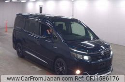 toyota voxy 2014 CFJ1586176