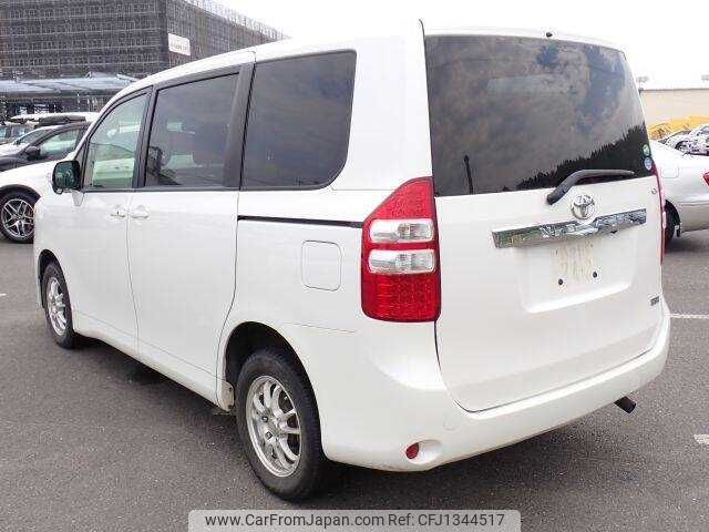 toyota noah 2013 504928-250627145052 image 1