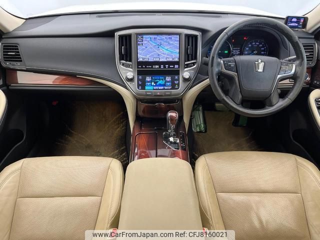 toyota crown-hybrid 2014 CFJ8160021 image 2