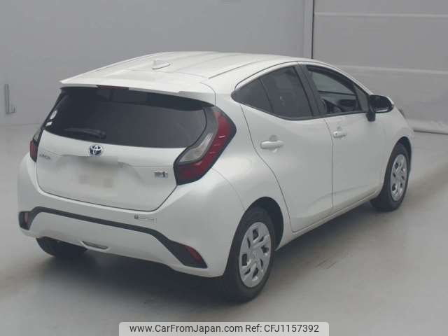 toyota aqua 2022 -TOYOTA--AQUA 6AA-MXPK11--MXPK11-2065067---TOYOTA--AQUA 6AA-MXPK11--MXPK11-2065067- image 2