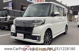 daihatsu tanto 2018 CFJ1228180