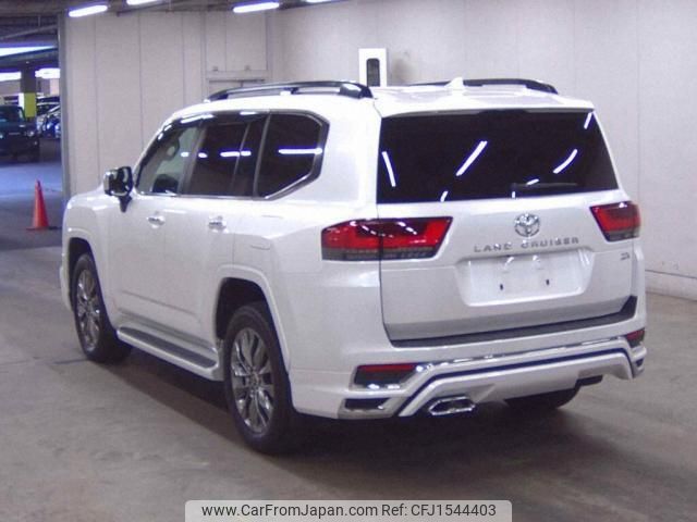 toyota land-cruiser 2023 CFJ1544403 image 2