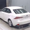 lexus is 2019 CFJ1715234 image 7