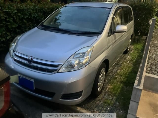 toyota isis 2011 CFJ1754469 image 1