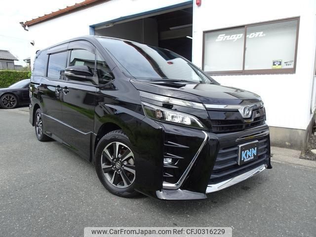 toyota voxy 2017 quick_quick_ZRR80W_ZRR80-0340722 image 1