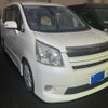 toyota noah 2007 CFJ1656914 image 1
