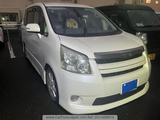 toyota noah 2007 CFJ1656914 image 1