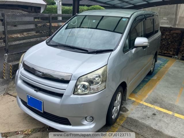 toyota noah 2007 -TOYOTA--Noah DBA-ZRR75W--ZRR75-0005683---TOYOTA--Noah DBA-ZRR75W--ZRR75-0005683- image 1