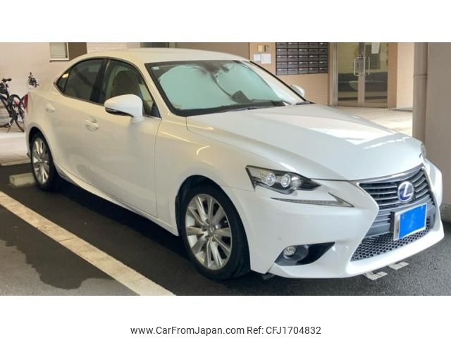 lexus is 2015 CFJ1704832 image 1