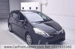 toyota prius-α 2013 CFJ1835360