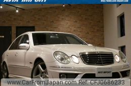 mercedes-benz e-class 2004 quick_quick_211065C_WDB2110652A449329