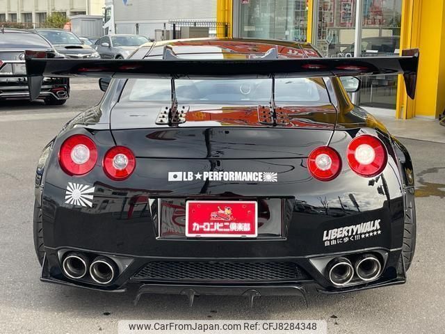 CUNEA 5台 R35 2008 Nissan (R35) GT-R VIN: 6ZZ80000R35001878 - CLASSIC.COM