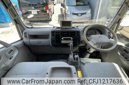 toyota camroad 2003 GOO_JP_700040407230250530003