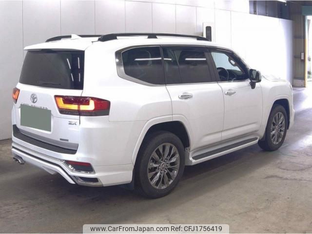 toyota land-cruiser 2023 CFJ1756419 image 2