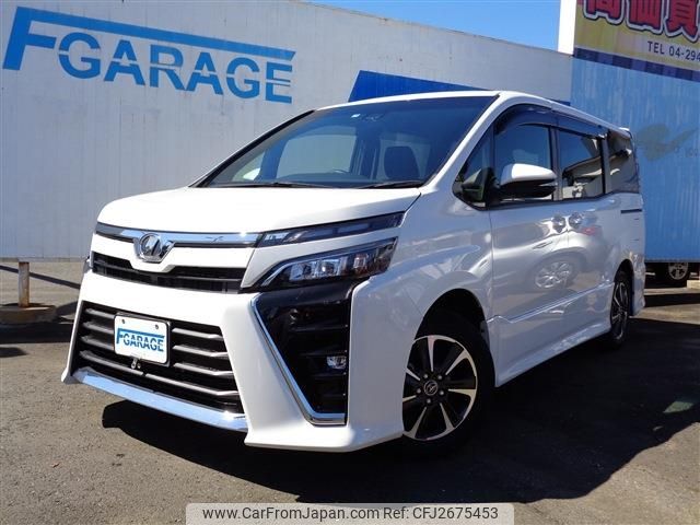 toyota voxy 2017 -TOYOTA--Voxy DBA-ZRR80W--ZRR80-0352732---TOYOTA--Voxy DBA-ZRR80W--ZRR80-0352732- image 1