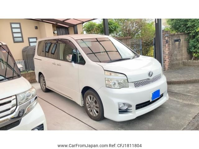 toyota voxy 2012 CFJ1811804 image 1
