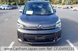 toyota voxy 2012 504928-241128142339