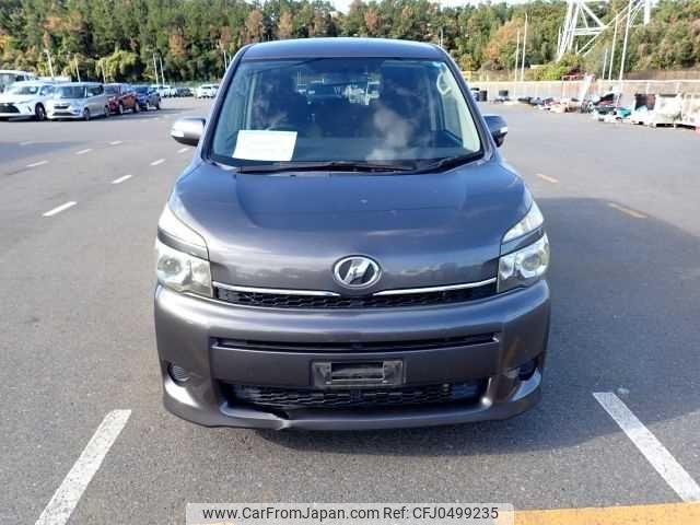 toyota voxy 2012 504928-241128142339 image 1