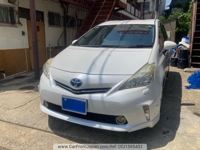 toyota prius-α 2013 CFJ1595403 image 1