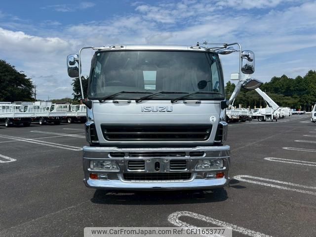 isuzu giga 2004 CFJ1653777 image 2