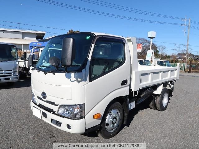 hino dutro 2024 GOO_NET_EXCHANGE_0404266A30250508W001 image 2