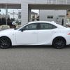 lexus is 2018 CFJ1759265 image 9
