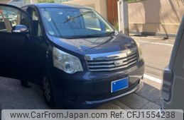 toyota noah 2012 CFJ1554238